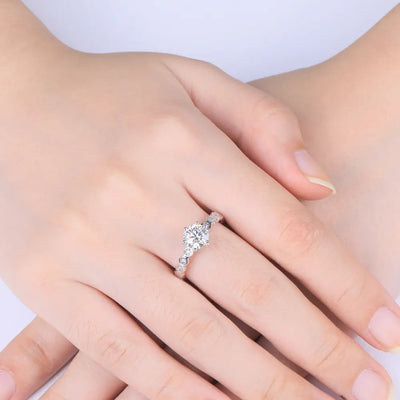 Inel reglabil din argint cu diamant Moissanite - Seraphina