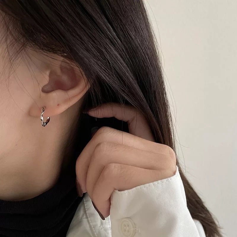 Cercei din argint Discrete - Vagance Jewelry