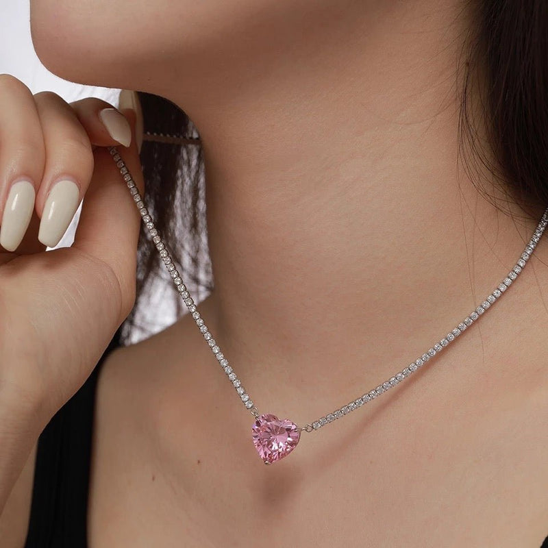 Lănțișor din argint cu diamant sintetic Heart Luxury - Vagance România